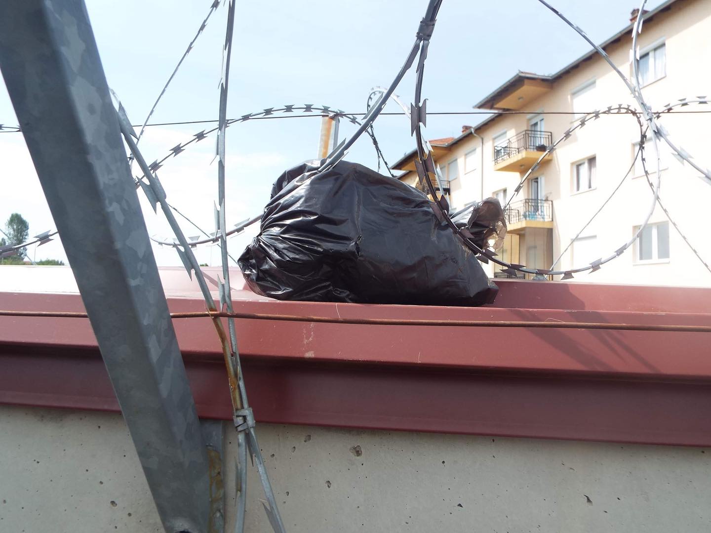 Parandalohet kontrabanda brenda Qendrës së Paraburgimit në Prishtinë