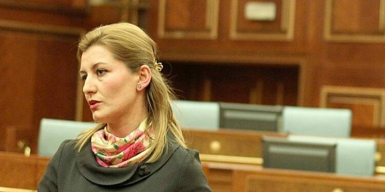 Lama godet Qeverinë Kurti: Të pasurve keni mundësi t’ua merrni krejt pasurinë, sipas mësimeve të Leninit