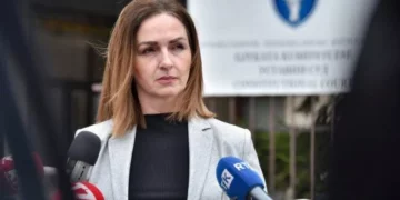 Nagavci ia lë fajin menaxhimit të keq për rrjedhjet e pyetjeve të Testit të Maturës