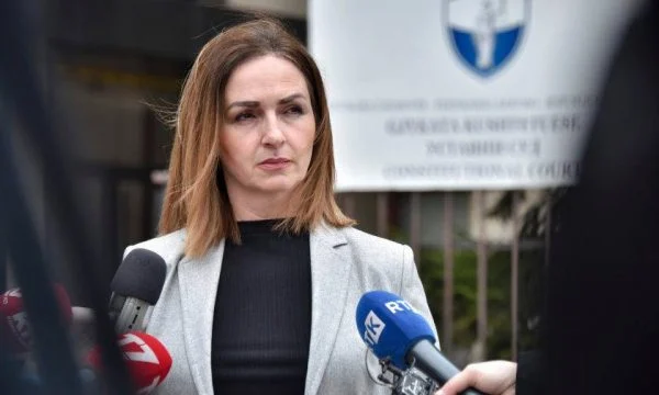 Nagavci ia lë fajin menaxhimit të keq për rrjedhjet e pyetjeve të Testit të Maturës
