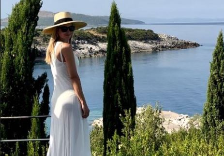 E bija e ish-presidentit amerikan Donald Trump kalon pushimet në Shqipëri, mahnitet me bukuritë e bregdetit shqiptar