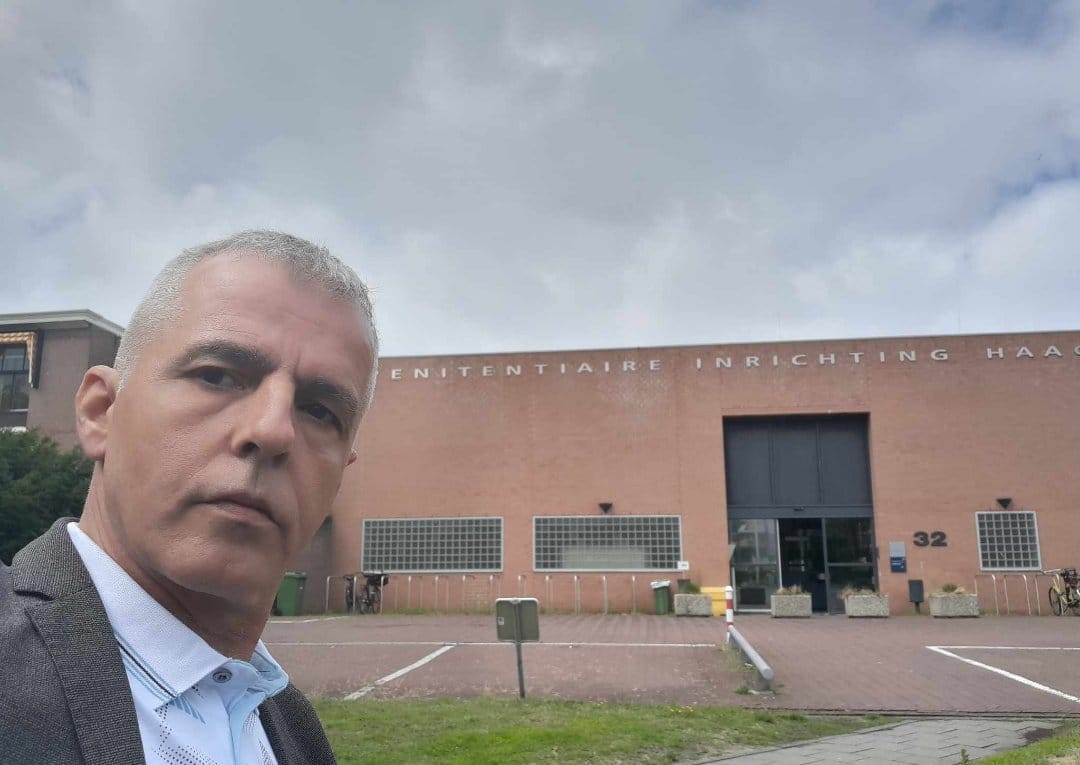 Klinaku viziton Thaçin dhe të tjerët në Hagë: Qëndrojnë stoikisht përball padrejtësive
