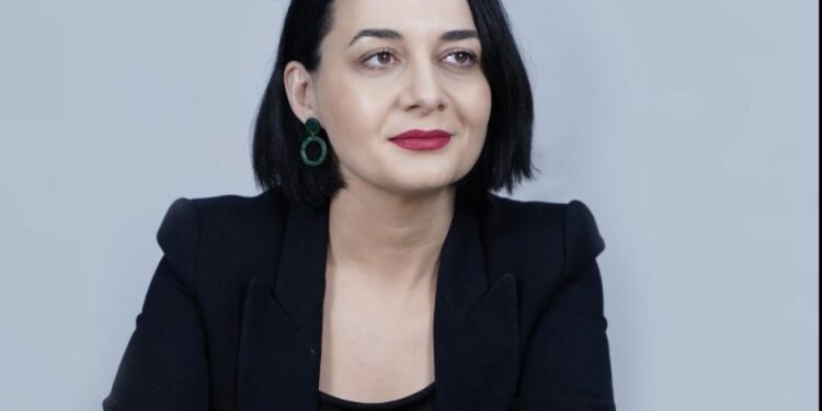 Pacolli ironizon me opozitën: Kisha për ta hedhur maicën “Duam zgjedhje”, por mos po ju duhet në shtatorë