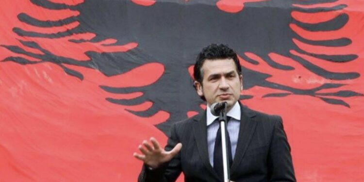 Spahiu godet VV-në: Për bashkim kombëtar po thoni s’na lejon Amerika, për karriget e juaja çka do Amerika