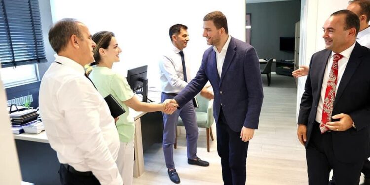 Krasniqi: Qasja e Qeverisë ndaj bizneseve është e papranueshme