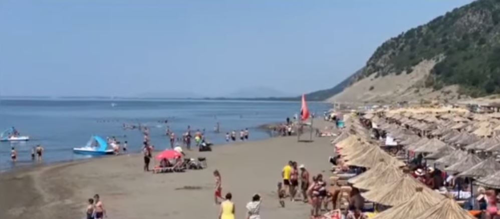 7-vjeçarja kosovare rrezikoi të mbytej në Shëngjin, shpëtohet nga turistët