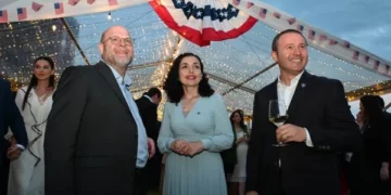 “Festuam për partneritetin e palëkundur”, Osmani publikon foto nga festa e ambasadës për 4 Korrikun