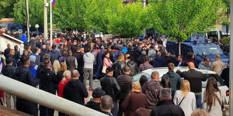 Albanian Post/ Skandal: Qeveria e Kosovës “financoi” organizatën “Civilna Zastita” edhe pasi e shpalli terroriste