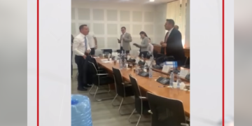 “Mshele meçkën, idiot…” Pal Lakaj gati sa nuk përleshet fizikisht me Armend Mujën