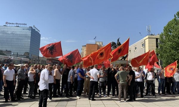 OVL-ja e përkrah protestën e nesërme, paralajmëron se s’do t’i lë deputetët të hyjnë në Kuvend