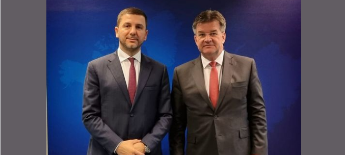 Krasniqi takohet me Lajçak: Për PDK-në janë të prapranueshme veprimet që i sjellin sanksione Kosovës