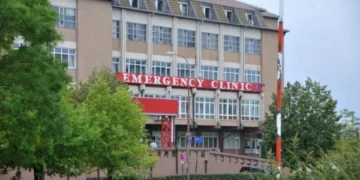 Mungon ilaçi i bebeve në Neonatologji, prindërit e blejnë atë deri në 700 €
