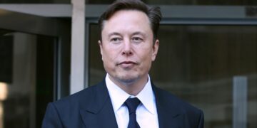 Musk: Twitter humbi gjysmën e fitimeve nga reklamat