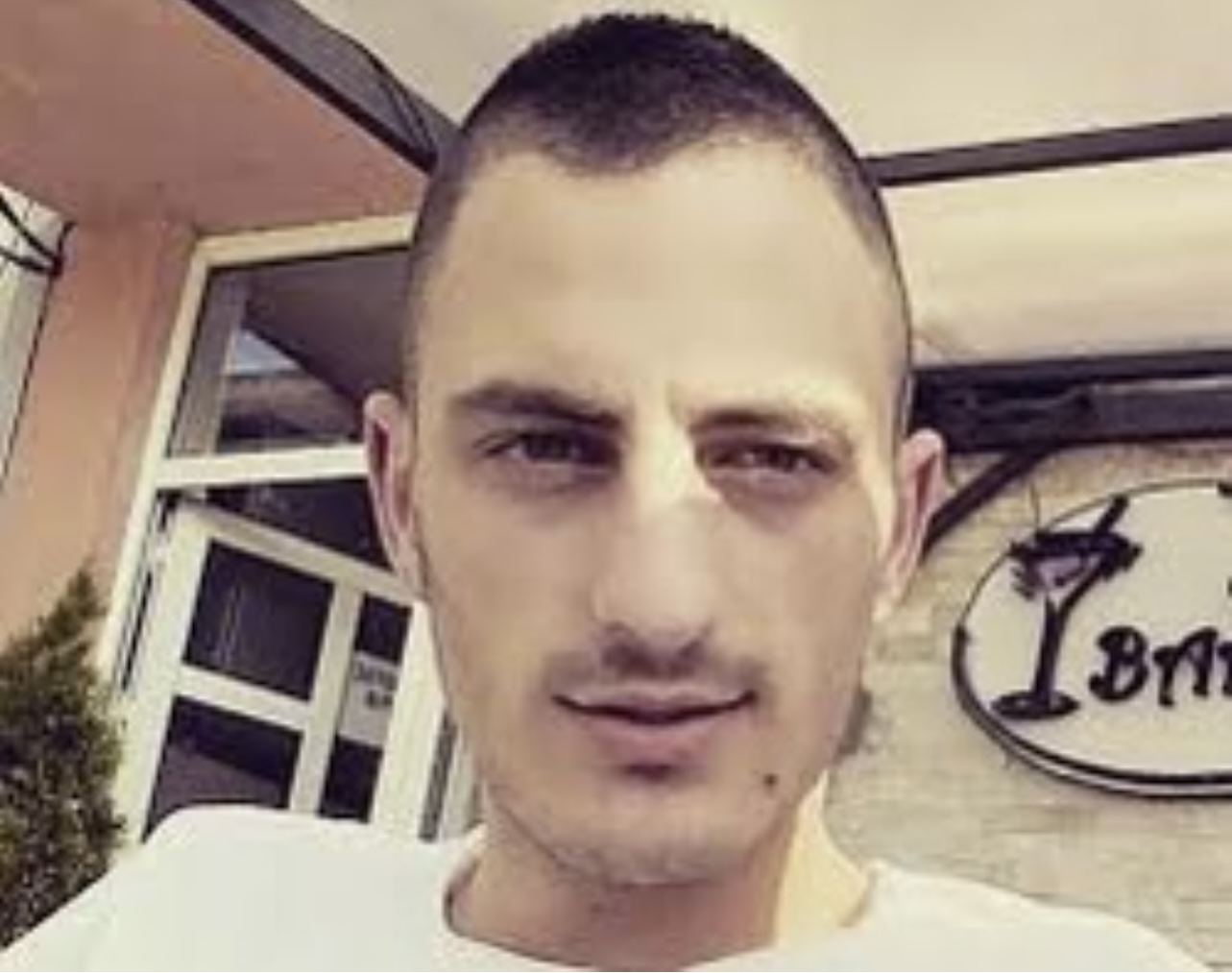LAJMI I FUNDIT: Lirohet serbi Uros Vukasinovic i dyshuar për sulm ndaj gazetarëve