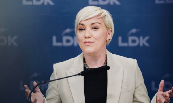 Halimi: Pronari i tokës e largoi gurin që e personifikonte dhembjen e Nanës Pashkë