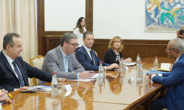 Kryediplomati i Surinamit në Serbi, Vuçiq thotë se ky vend e ka tërhequr njohjen e Kosovës