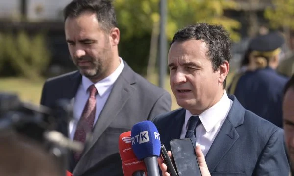 Kurti gjatë homazheve te varri i Demaçit, kujton kohën kur ishte në Zyrën e UÇK’së