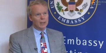 Ish-ambasadori Delawie: Do të ishte gabim i madh minimi i lirisë së shtypit, uroj të rishqyrtohet lëvizja ndaj Klanit