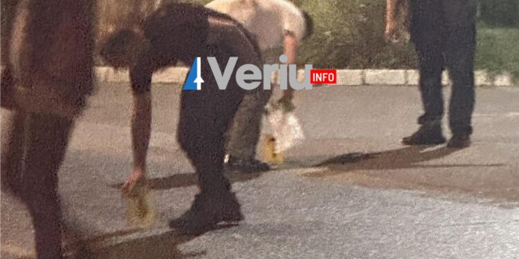 Pamje ekskluzive: Policia mbledh gëzhojat e gjuajtjes me armë pranë marketi BAMEX në Mitrovicë