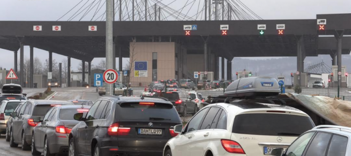Lajm i keq për mërgimtarët, Qeveria Kurti këtë vit nuk po ua paguan sigurimin në kufi