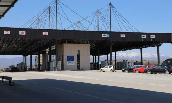 Ministrat e brendshëm të Kosovës e Shqipërisë e vizitojnë sot pikën kufitare në Vërmicë