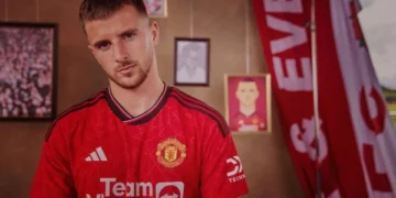 Man Utd e zyrtarizon Mountin