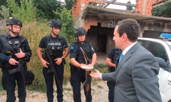 Kurti: Vendimet për sundimin e ligjit në veri i merr vetë Policia, e zvogëluam praninë policore pasi s’pati incidente