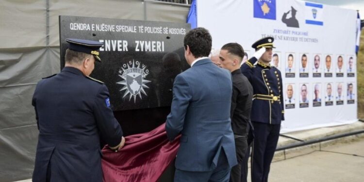 Policia e Kosovës me një ceremoni përkujtimore nderon të rënët në detyrë si dhe bëri emërtimin e kampit nga Belvedere në emrin e Heroit Enver Zymeri