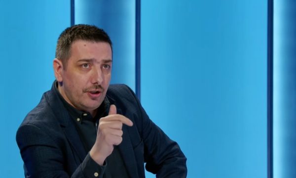 Syla-mbështetësve të VV’së: A edhe prej Amerikës po na mbroni neve kosovarëve a?