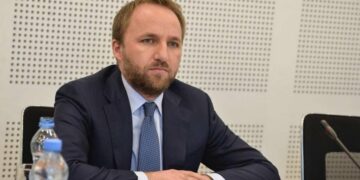 Tahiri beson se ka njerëz të LVV-së që votojnë për rrezimin e Kurtit