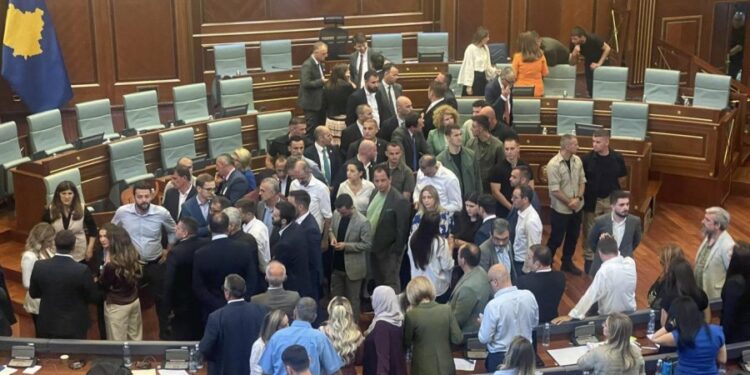 Kurti: Sulmi në Kuvend ishte i përgatitur, nga Pavarësia jam kryeministri më i përpiktë ndaj deputetëve