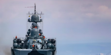 Britania: Moska mund të jetë duke përgatitur një bllokadë të Detit të Zi
