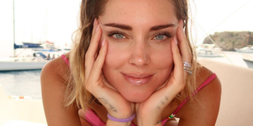 Modeles së njohur i ngordh qeni, thotë se ishte “fëmija i saj i parë”