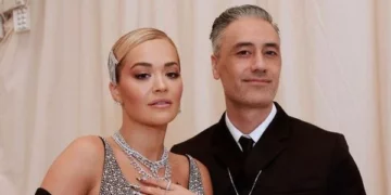 Bashkëshorti e uron në shqip Ritën: Urime zog, jam shumë krenar me ty