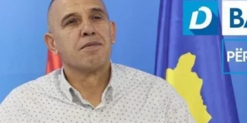 “Nuk tërhiqen”: Pas Pecit, as Zeqiri nuk e sheh si opsion dorëheqjen