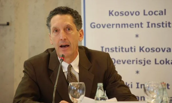 Joseph: Kurti i pamatur në veri, njohja e Kosovës nga Ukraina mund t’i ndryshonte gjërat