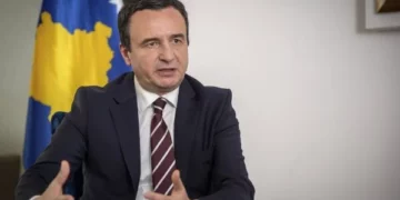 Kurti pyetet pse s’i ka takuar kryetarët e veriut: S’e di nëse do të ishte e këndshme, sepse iu kërkoj të dalin në punë, po iu ecë rroga