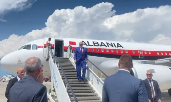 VIDEO- Rama mbërrin në Mal të Zi, takim “kokë më kokë” me Abazoviq