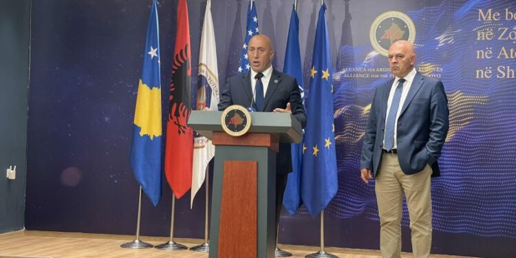 Edhe AAK bojkoton punën e Kuvendit/ Haradinaj propozon qeveri të unitetit kombëtar – me VV-në por pa Kurtin