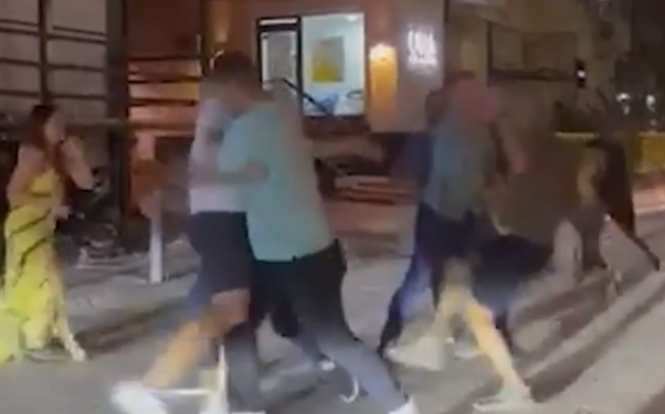 Rrahje brutale te “kafet e rakisë” në kryeqytet