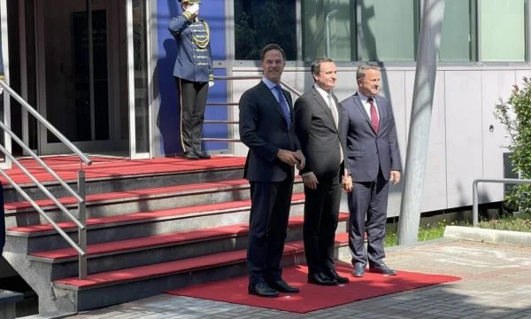 Bie Qeveria e Mark Rutte, kryeministri holandez para 3 ditësh vizitoi Kosovën