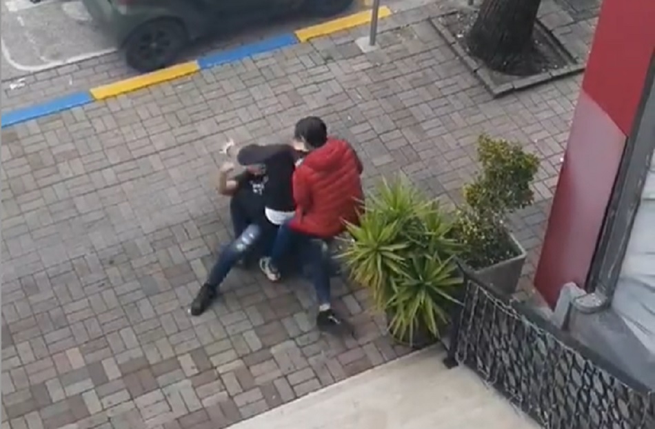 Konflikt në Tiranë, qëllohet me thikë një 48-vjeçare, arrestohet agresori 69-vjeçar