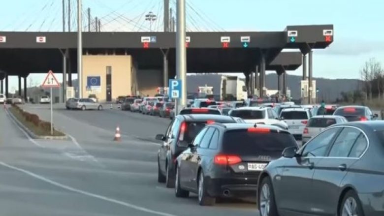 Shtohen pritjet për të hyrë në Kosovë, kjo është gjendja në pikat kufitare