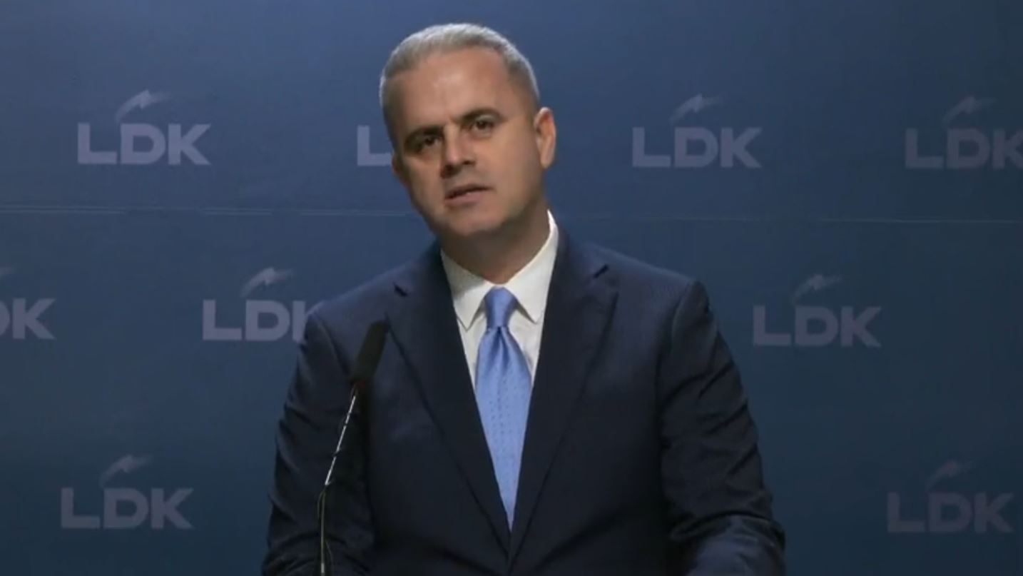 Azemi i LDK-së i reagon Kurtit: T’i bëhet thirrje atyre që tashmë kanë emigruar të kthehen se vendet e punës po i presin