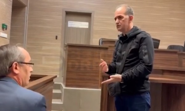 LAJMI I FUNDIT / Dënohet me 2 mijë euro gjobë mërgimtari që kanosi deputetin Avdullah Hoti