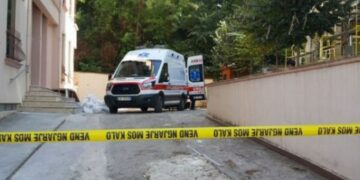 E rëndë: 25-vjeçarja A. Th. i jep fund jetës, hidhet nga kati i 4-të