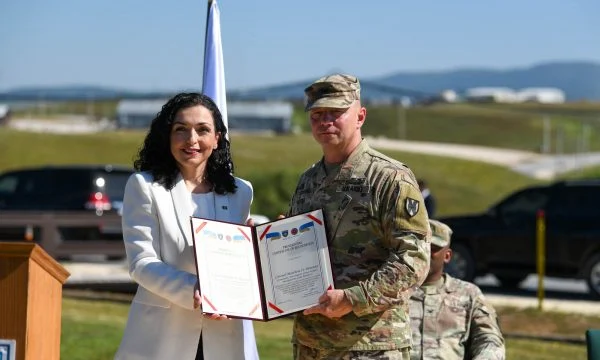Osmani në Bondsteel: Prezenca e ushtrisë amerikane në Kosovë, garanci e stabilitetit dhe sigurisë