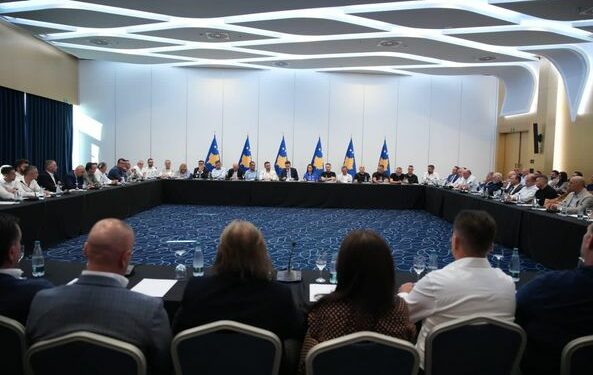 Zyrtari i LDK-së Dejona Mihalit: Po e shkatërroni ekonominë e vendit, humbjen e keni afër