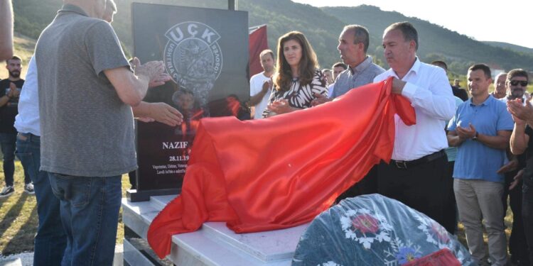 Përurohet pllaka përkujtimore e veteranin të UÇK-së, Nazif Sylaj