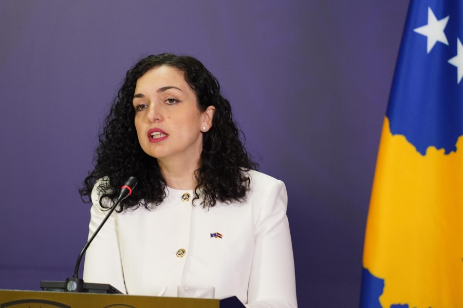 Osmani nënshkruan Ligjin për edukimin në fëmijërinë e hershme